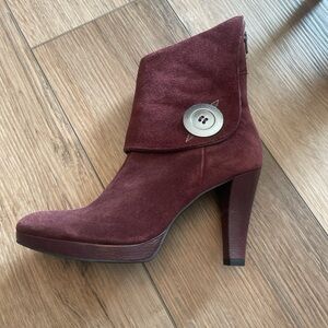 Gianni Bini Burgundy/Maroon Heeled Boots with Suede Finish